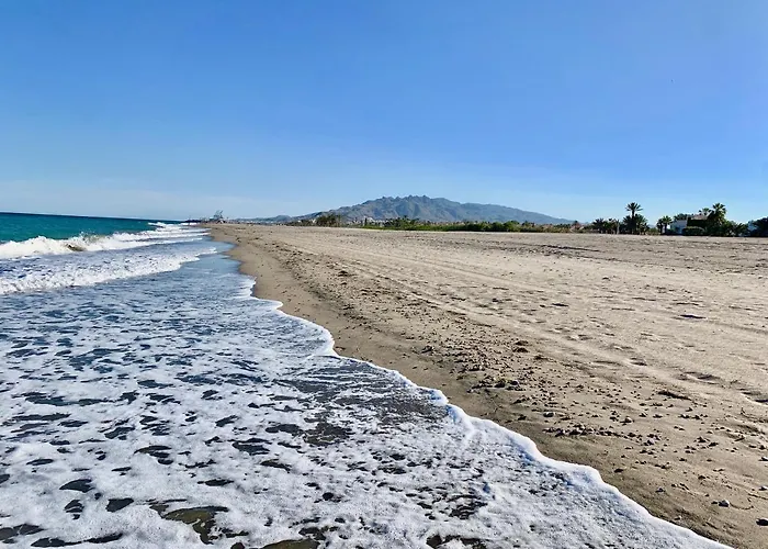 Bahía Marinas - Tu casa con Jardín Privado!